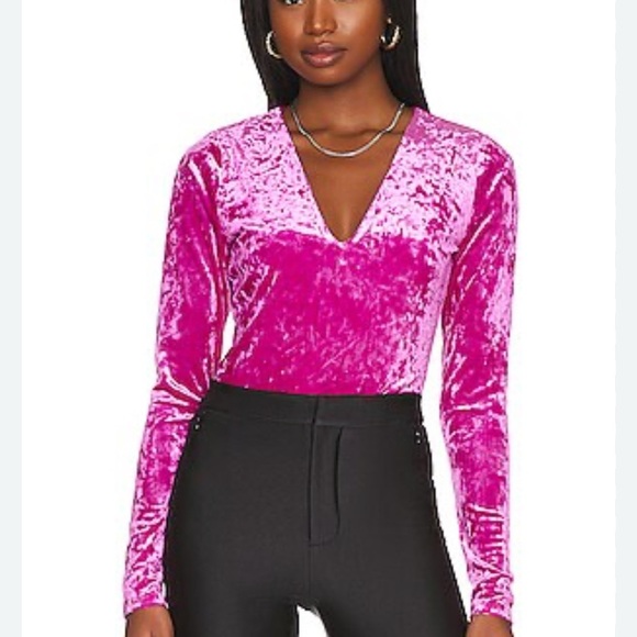Good American Pink Velvet V-Neck Bodysuit - Picture 2 of 8